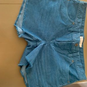 Carve shorts. Like new. Run large.